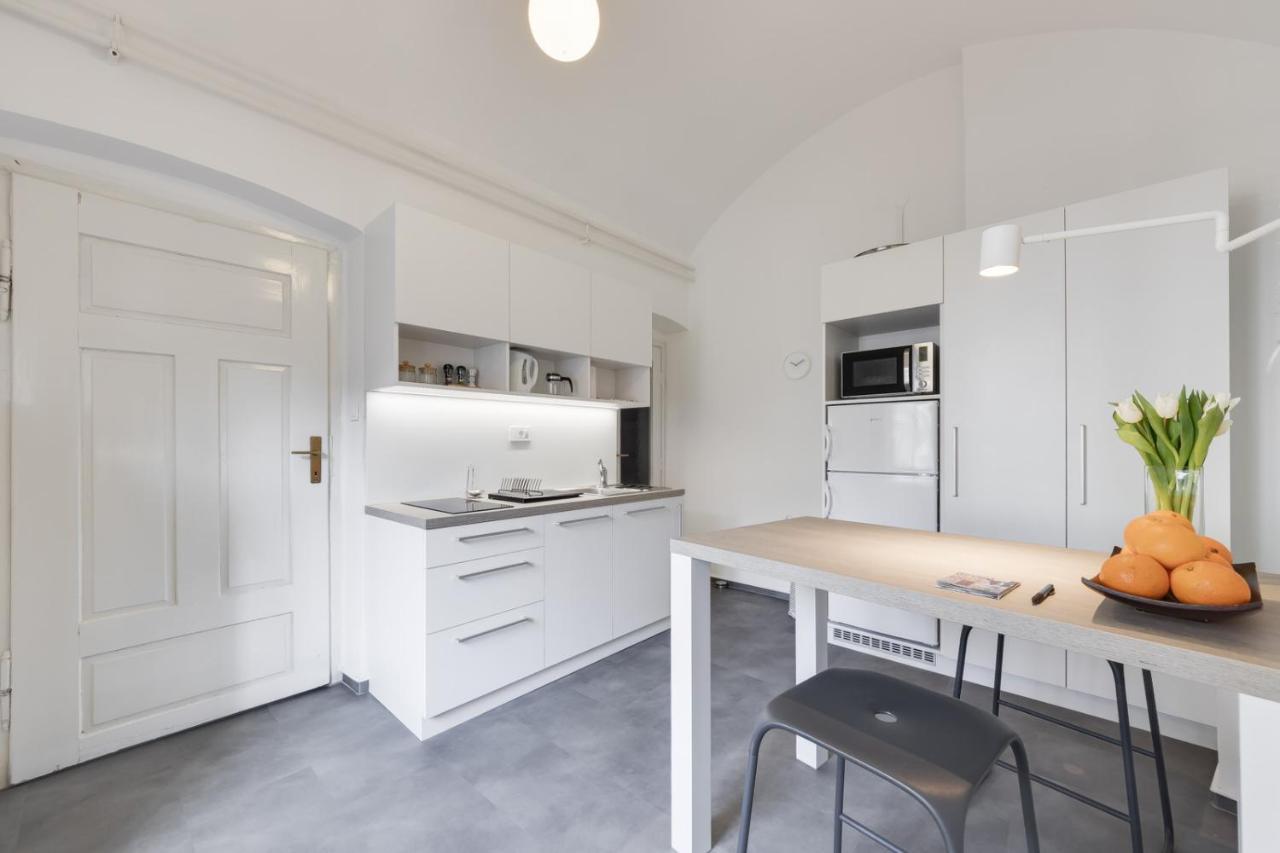 City Center Apartment With Parking リュブリャナ エクステリア 写真